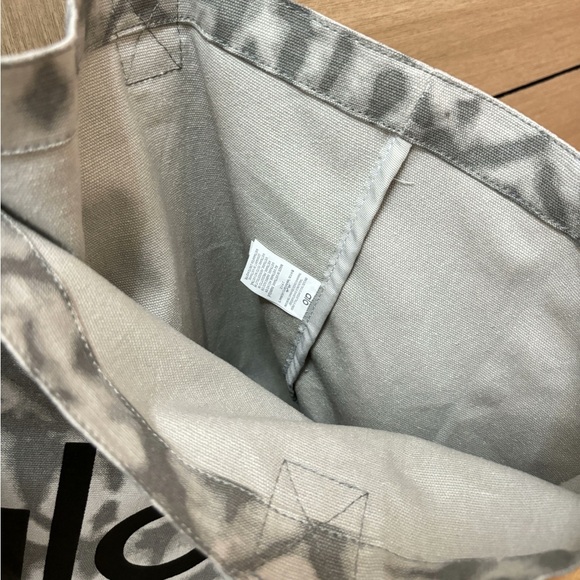 Alo yoga backpack, single shoulder bag, handbag, canvas bag - Picture 5 of 6